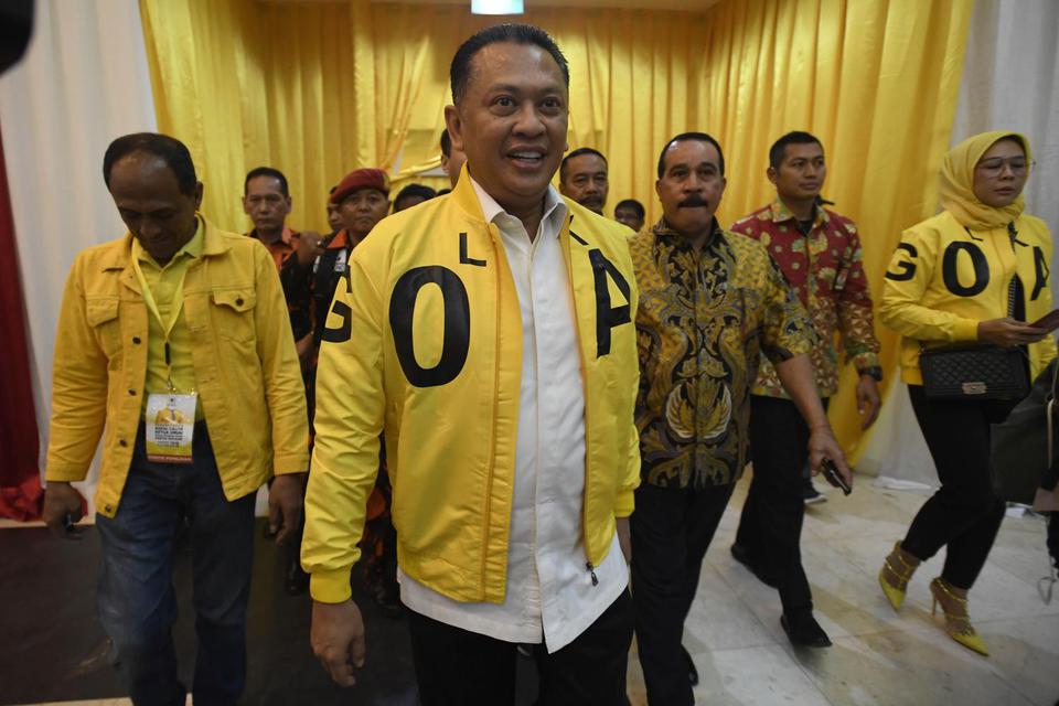 Wakil Koordinator Bidang (Wakorbid) Pratama Partai Golkar Bambang Soesatyo menyatakan mundur dari kursi pencalonan Ketua Umum partai Golkar. Bamseot membatah ada keterlibatan istana di balik keputusannya mundur. 