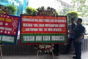 karangan bunga garuda