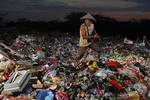 PEMULUNG BOTOL PLASTIK