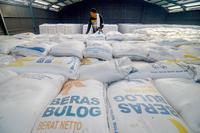 PERSEDIAAN BERAS BULOG JELANG NATAL DAN TAHUN BARU