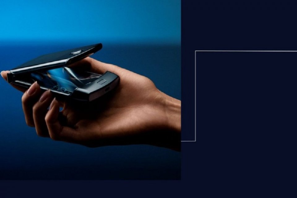 Ponsel lipat Motorola Razr yang diperkenalkan ke publik pada November 2019.