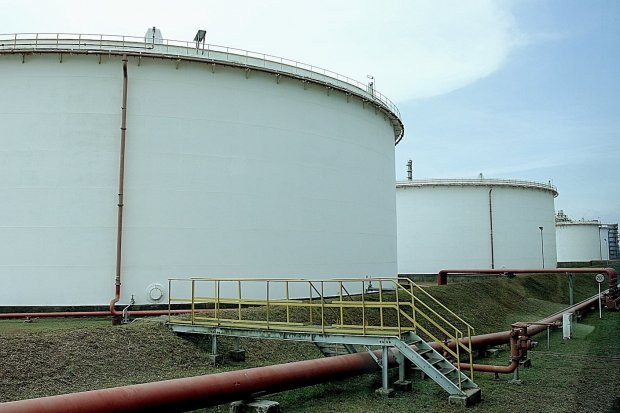 Ilustrasi, aktivitas instalasi Pabrik PT Chandra Asri Petrochemical di Cilegon, Banten, Rabu, (26/11/2018). 