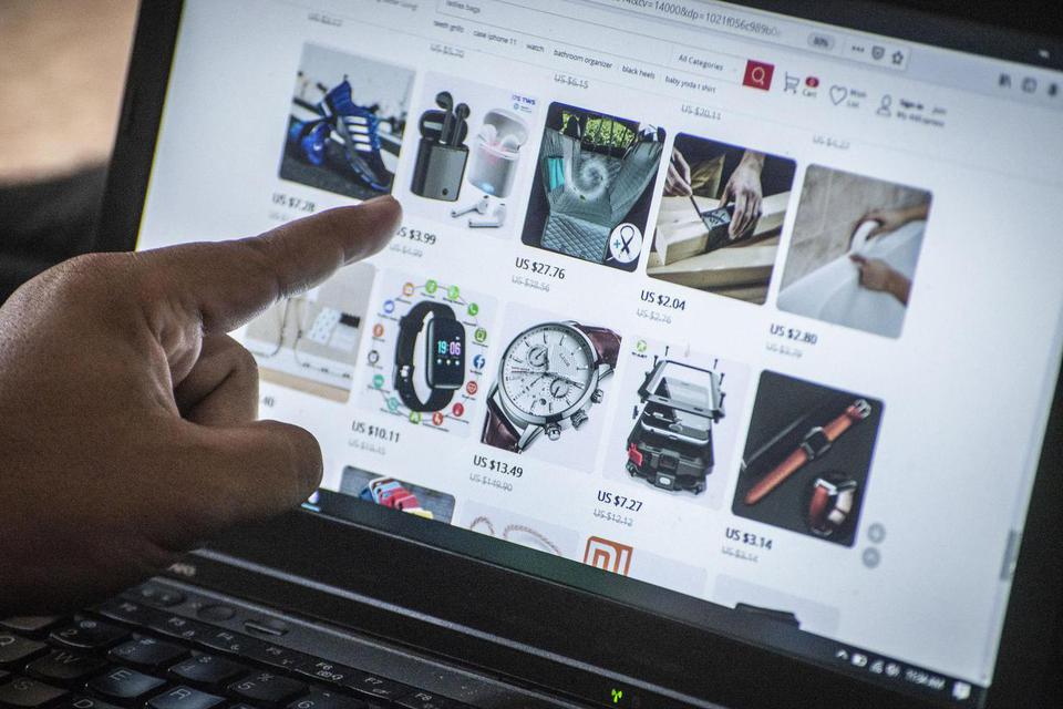 Tarif Gojek, membeli produk Impor lewat E-Commerce, dan Transaksi Kode QR Naik pada 2020