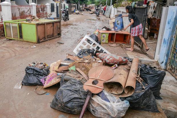 Korban Banjir Jakarta dan Sekitarnya Bertambah Jadi 53 Orang - Berita