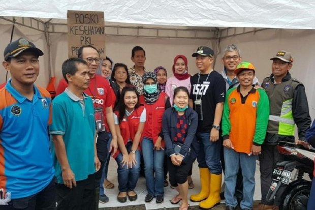 Walikota Jakarta Utara, Sigit Wijatmoko turut hadir dalam penyaluran bantuan Tim Lintas BUMN, Minggu, 5 Januari 2019.