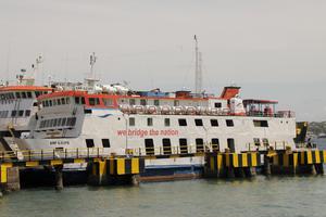 PENYEBERANGAN FERRY DI KUPANG TUTUP SEMENTARA WAKTU