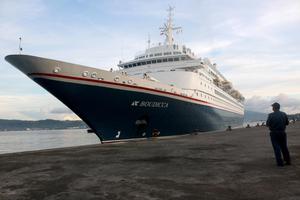 KAPAL PESIAR MV BOUDICCA SINGGAH DI AMBON