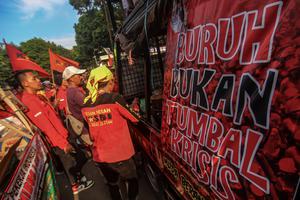 AKSI BURUH TOLAK OMNIBUS LAW