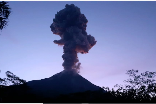 Gunung Merapi Erupsi