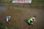 AKSI PETANI BERSIHKAN SAMPAH