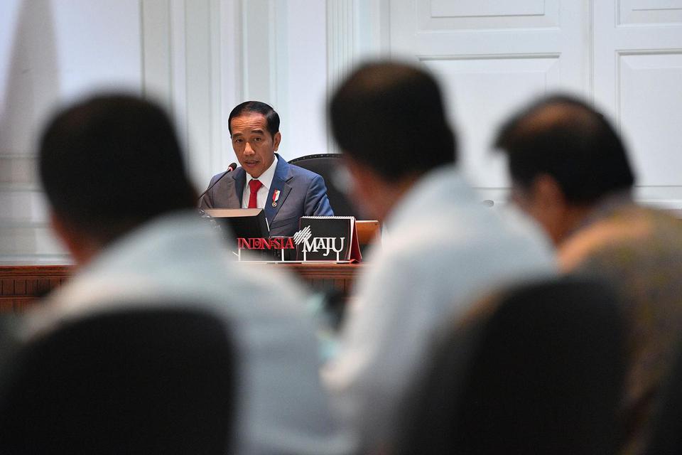 Jokowi Kesal Kemudahan Akses Listrik RI Kalah dari Negara Tetangga