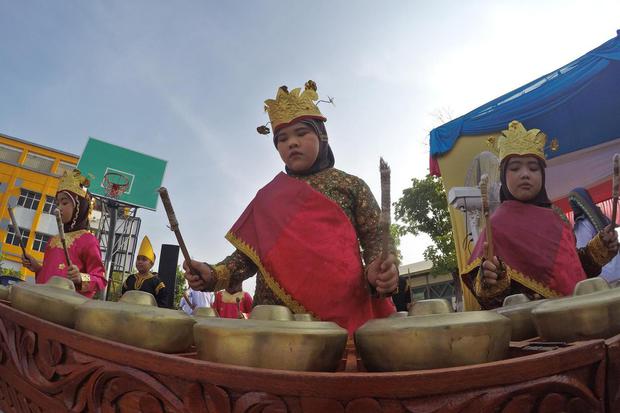 Talempong, salah satu alat musik Sumatera Barat.