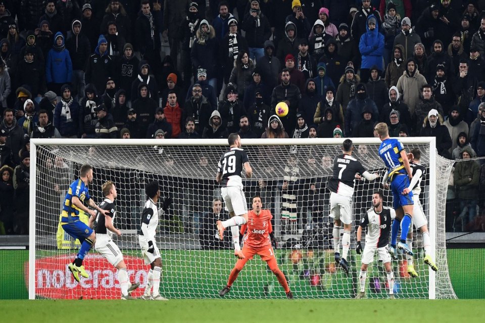 Partai di seri A Lliga Italia antara Juventus melawan Parma. Otoritas sepak bola di Italia mempertimbangkan pertandingan sepak bola digelar tertutup.