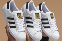 Produsen sepatu asal Jerman, Adidas AG diprediksi mengalami kehilangan pendapatan Rp 16,2 triliun di kuartal I 2020 imbas lesunya penjualan akibat wa