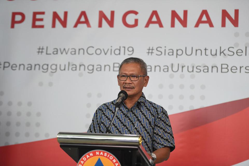 Juru bicara pemerintah untuk penanganan COVID-19 Achmad Yurianto memberikan keterangan terkait perkembangan kasus COVID-19 dalam konferensi pers di Jakarta, Sabtu (28/3/2020). Jumlah penambahan kasus covid-19 baru di Indonesia hari ini (23/5) tercatat seb