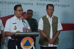 Gubernur DKI Jakarta Anies Baswedan dan Kepala BNPB Doni Monardo