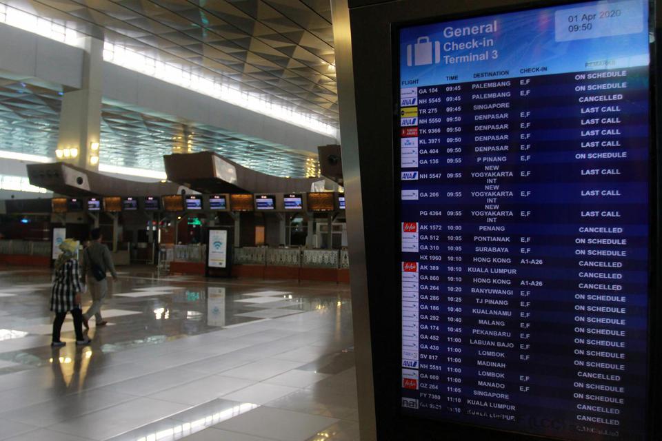 PSBB Jakarta, Trafik Penerbangan di Bandara Soetta & Halim Turun 22%.