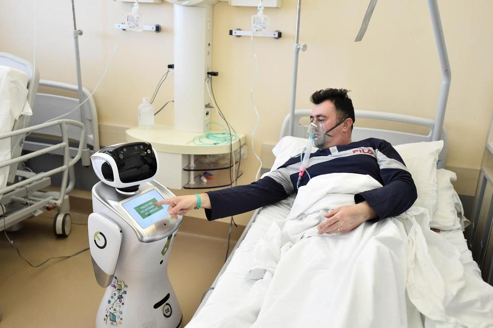 Kemenristek Kembangkan Robot Raisa untuk Tangani Pasien Positif Corona