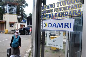 PENURUNAN JUMLAH PENUMPANG BUS BANDARA DAMRI