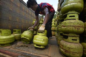 PERTAMINA TAMBAH PASOKAN TABUNG LPG 3 KG