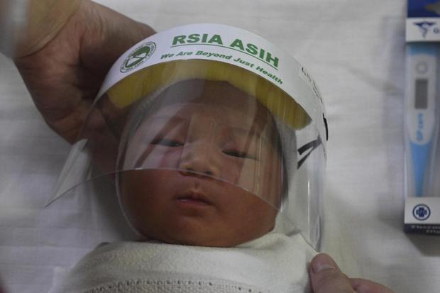 11 Referensi Nama Bayi Perempuan Islami Yang Lahir Bulan Oktober