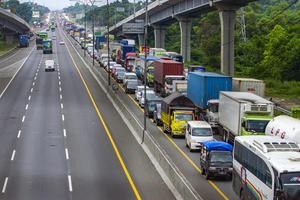 PEMBATASAN KENDARAAN DI TOL JAKARTA-CIKAMPEK