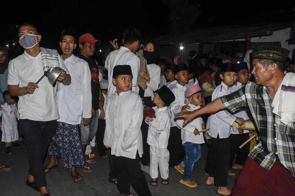 Takbir keliling menyambut Hari Raya Idul Fitri 1441 H di Mataram, NTB, Sabtu (23/5/2020). Masih dalam suasana pandemi Covid-19, tahun ini pemerintah melarang takbir keliling.