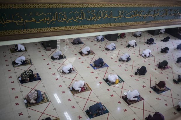 masjid, salat jumat, pandemi corona, virus corona, masjid dibuka