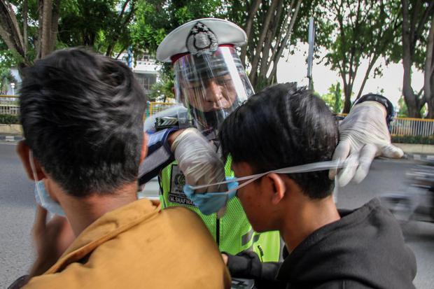 wajib masker, psbb masa transisi, Jakarta, pelonggaran, denda masker