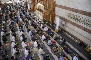 PELAKSANAAN SHALAT JUMAT DI BANDUNG