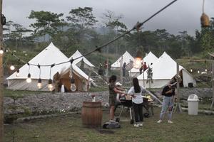 WISATA GLAMPING DIBUKA KEMBALI