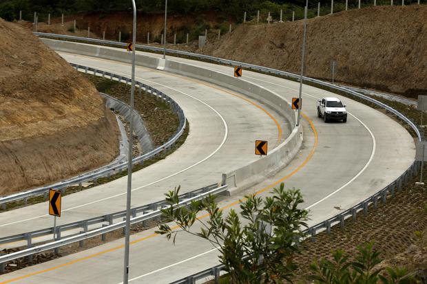 Ilustrasi, jalan tol. LMAN menyiapkan dana Rp 13,74 triliun, untuk membebaskan tanah yang akan digunakan dalam pembangunan 49 ruas jalan tol.