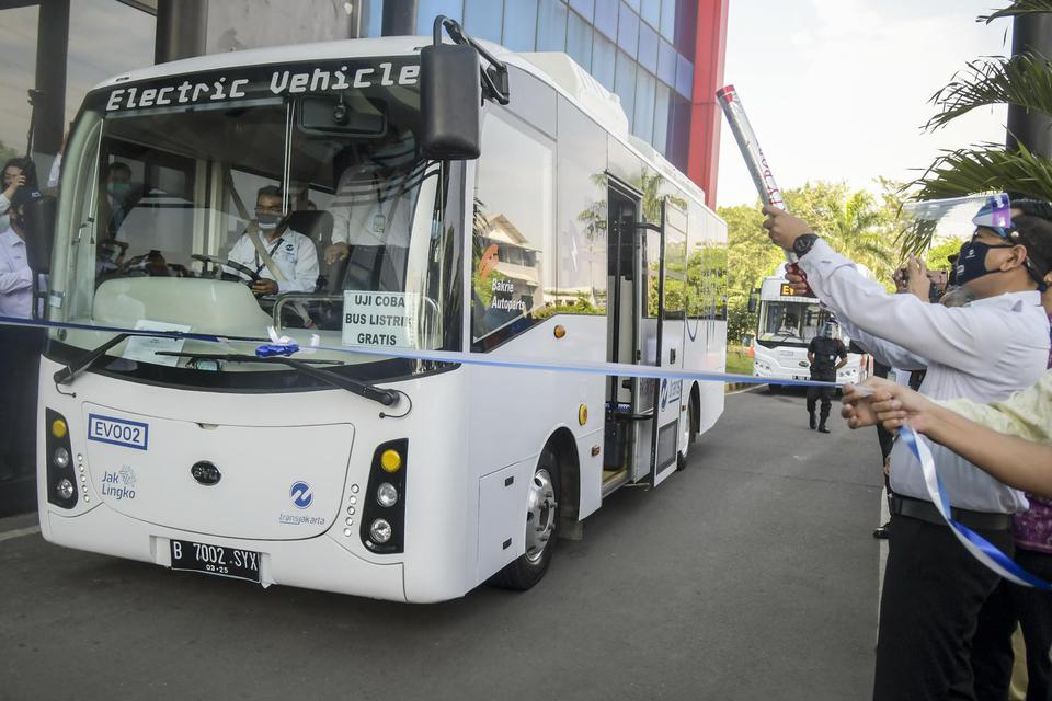 Bus Listrik Grup Bakrie Siap Konversi Angkot di Bandung Raya
