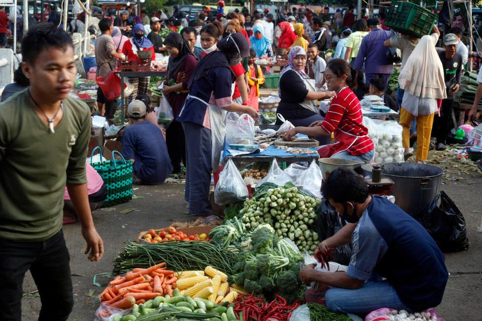 Ilustrasi, aktivitas ekonomi di pasar tradisional. Perekonomian Indonesia diramal terkontraksi hingga minus 6% karena melambatnya aktivitas ekonomi imbas pandemi corona.