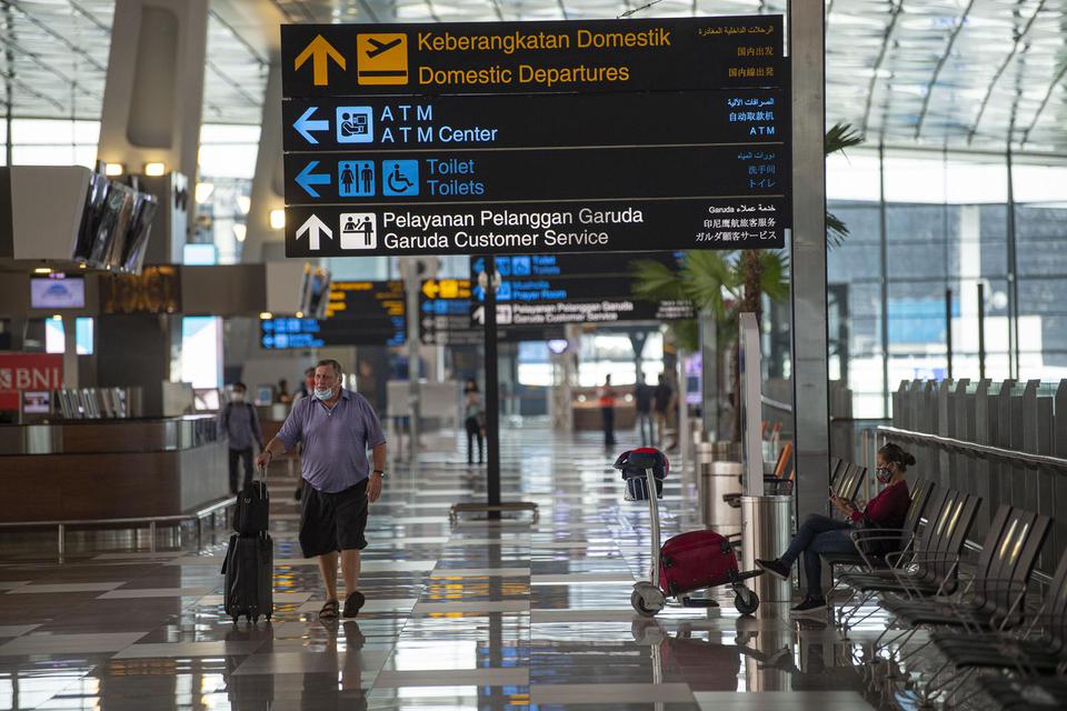 Ilustrasi, aktivitas salah satu terminal Bandara Soekarno-Hatta yang masih sepi. Beberapa perusahaan transportasi membukukan kinerja rugi sepanjang semester I 2020 karena pandemi corona membuat mobilitas masyarakat turun drastis.