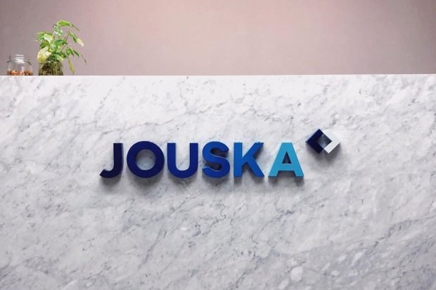 Jouska, CEO Jouska, ganti rugi klien