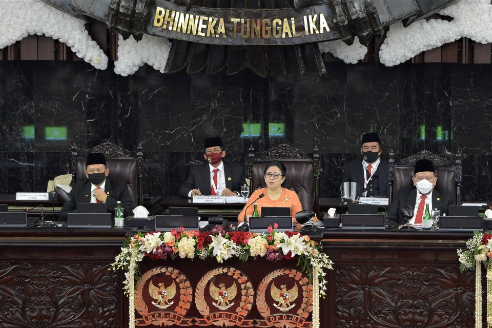 ruu cipta kerja, puan maharani, omnibus law cipta kerja