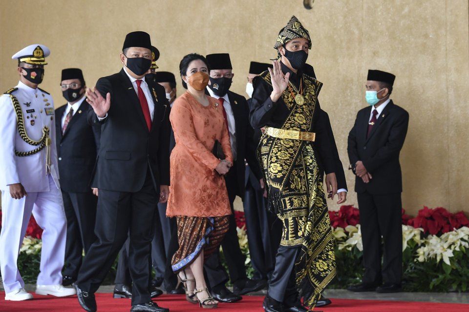 presiden joko widodo, ma'ruf amin, baju adat NTT, sidang tahunan dpr