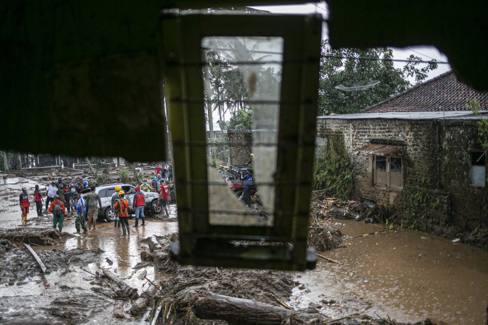 Banjir Bandang Terjang Sukabumi