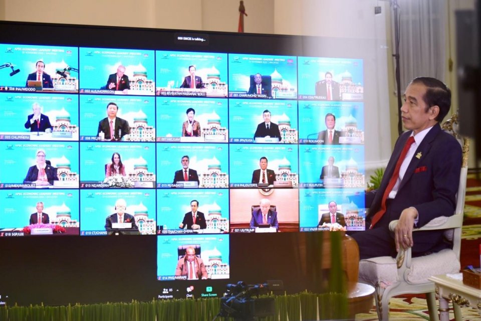 Presiden Jokowi menghadiri KTT APEC, Jumat (20/11) malam, secara virtual dari Istana Kepresidenan Bogor, Jawa Barat.
