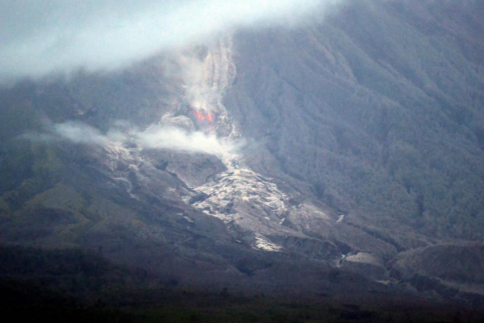 Gunung Semeru, erupsi gunung, penerbangan, airnav, berita hari ini