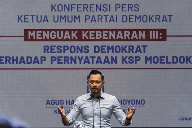 Ketua Umum Partai Demokrat Agus Harimurti Yudhoyono alias AHY menyampaikan keterangan kepada wartawan, Senin (23/3/2021). Hari ini, Rabu (31/3/2021) Kemenkumham tolak kepengurusan Partai Demokrat kubu Moeldoko.
