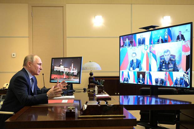 Presiden Rusia Vladimir Putin, putin, rusia, sanksi negara barat, perang rusia ukraik