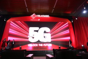 Telkomsel meluncurkan layanan 5G di Jakarta, Kamis (27/5/2021)