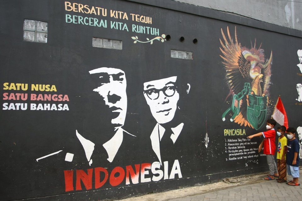Jokowi, mural, polisi