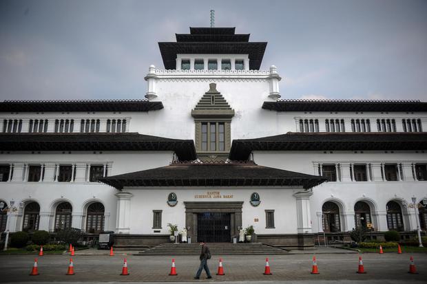 Wisata Sejarah di Gedung Sate Bandung - Nasional Katadata.co.id