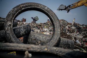 Menyulap Sampah Menjadi Rupiah