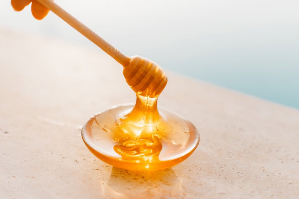Manfaat madu bagi kesehatan tubuh