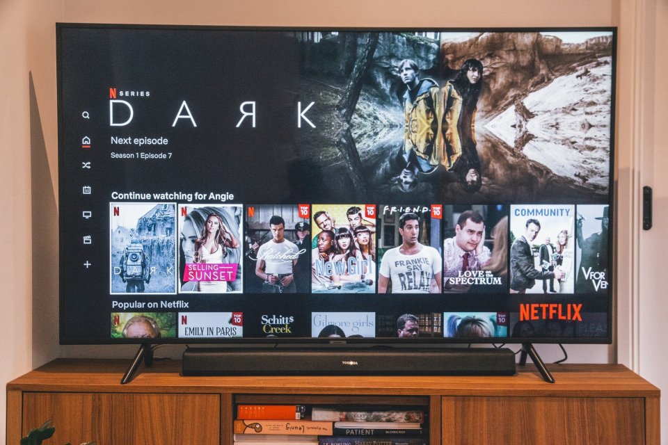 8 Rekomendasi FIlm Netflix yang Bisa Anda Nikmati Selama Liburan