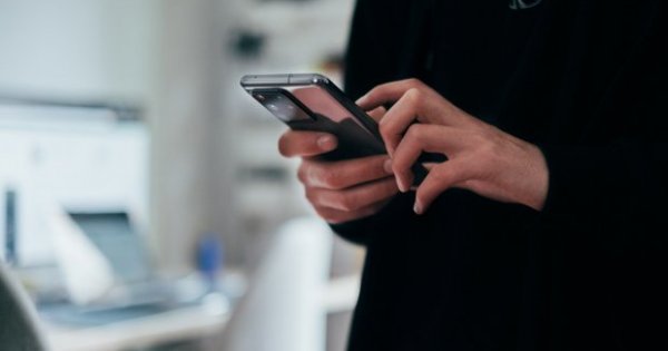 TELE Fokus Ekspansi Digital, Tiphone Ganti Nama Jadi Omni Inovasi Indonesia - Korporasi Katadata.co.id